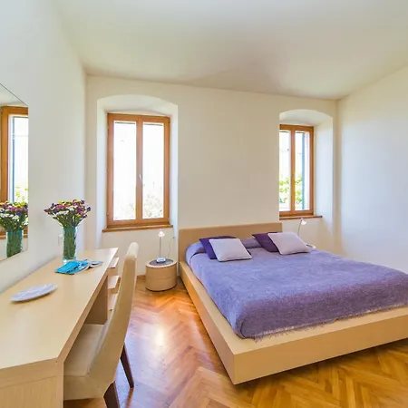 Old Town Gate Apartment *